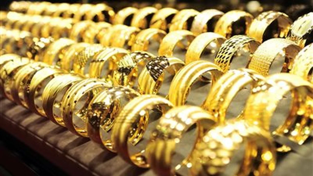 تقلبات في أسعار الذهب خلال منتصف تعاملات اليوم الثلاثاء بالأسواق المحلية